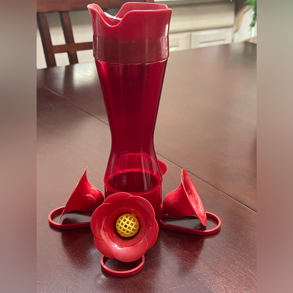 Humming Bird Feeder - Picture 1 of 3